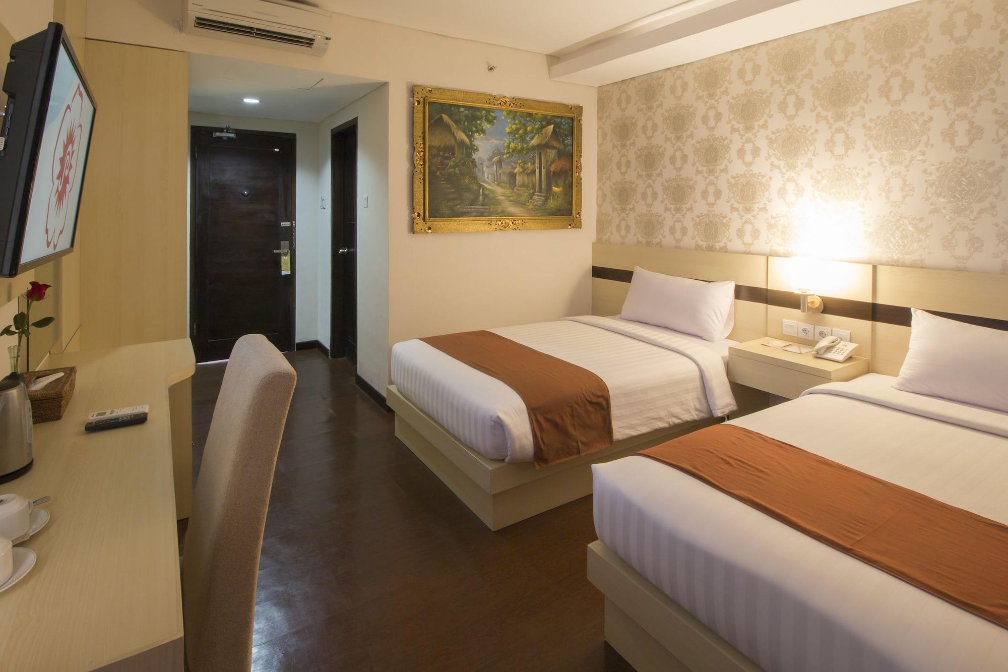 Grand Puri Saron Yogyakarta Hotel Buitenkant foto