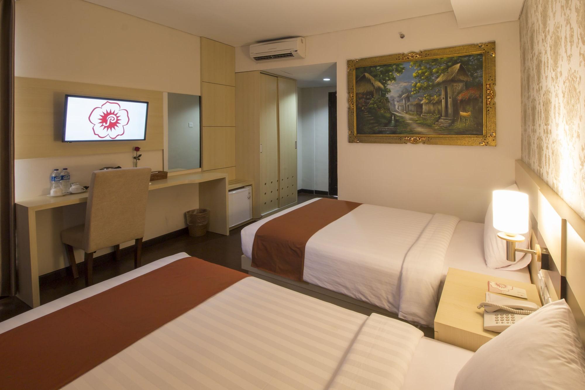 Grand Puri Saron Yogyakarta Hotel Buitenkant foto