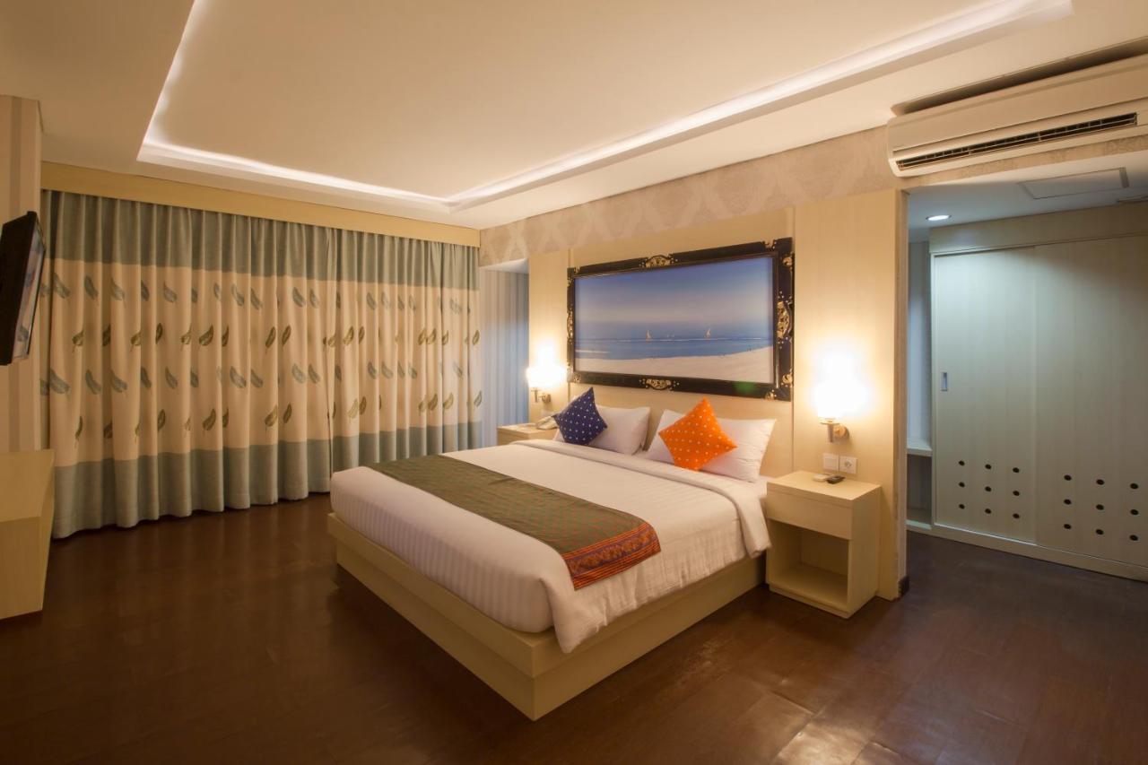Grand Puri Saron Yogyakarta Hotel Buitenkant foto