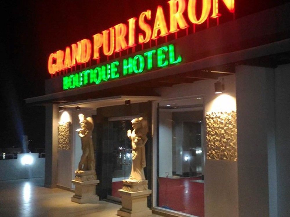Grand Puri Saron Yogyakarta Hotel Buitenkant foto